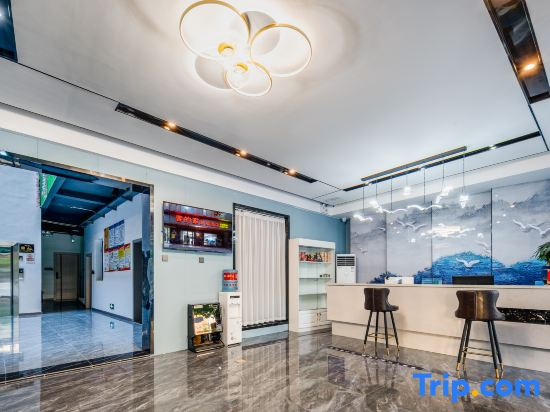 Kedejia Cinema Hotel (Xinfeng Railway Station)