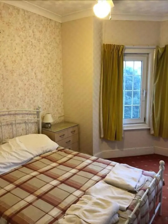 Oyo The Chatsworth Hotel