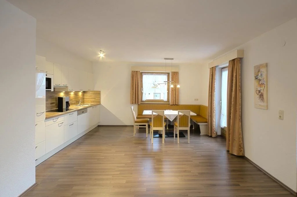 Platöll Homes