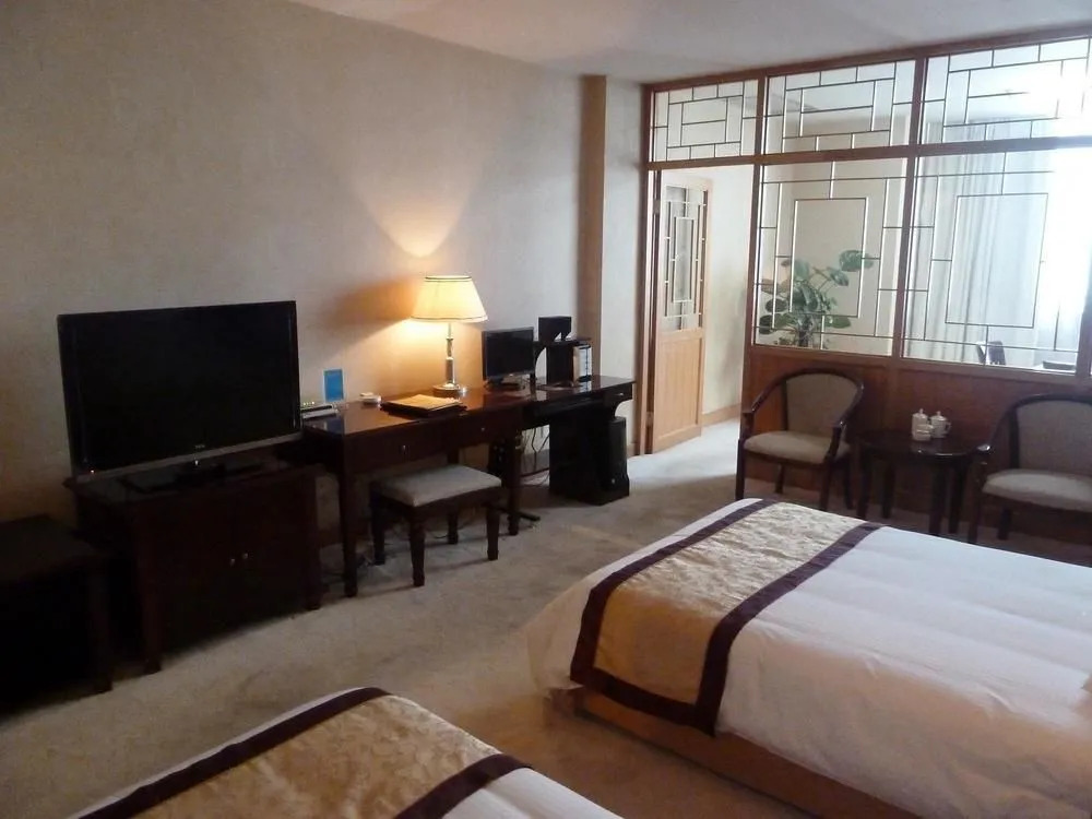 Liangyuan International Hotel - Suining
