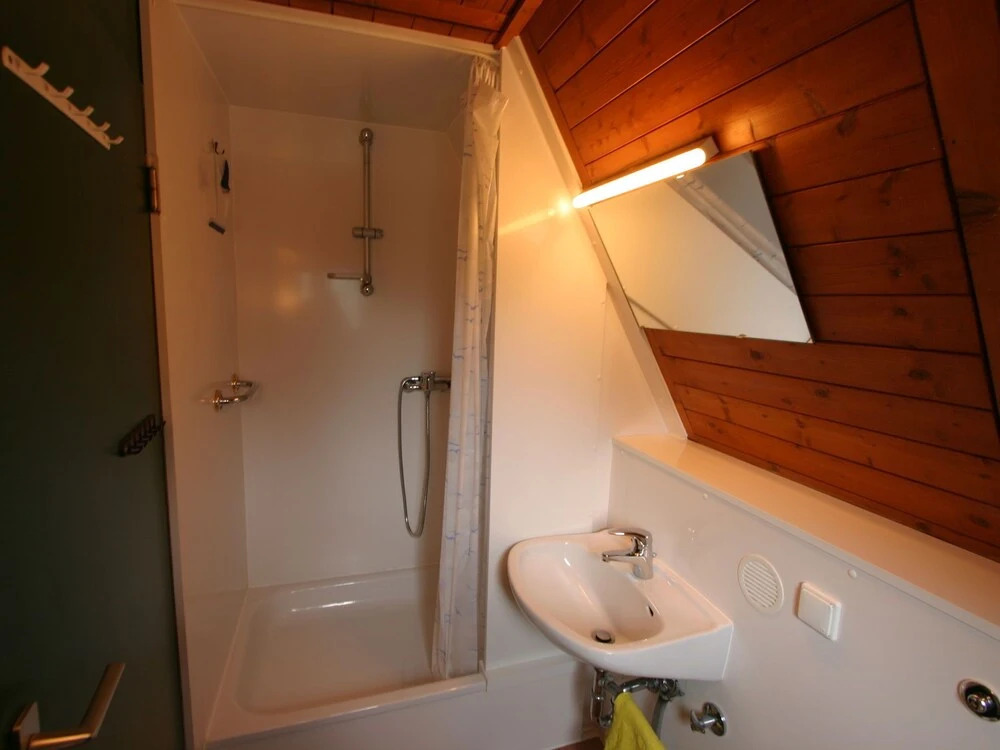 Wooden chalet with oven, in Oberharz near a lake