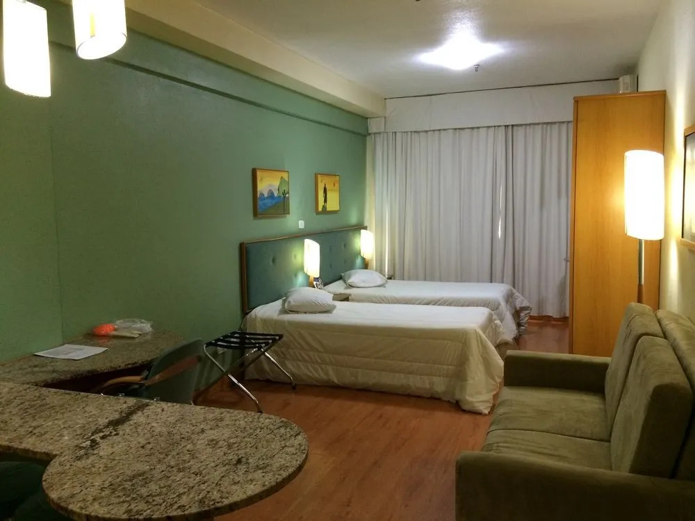 Harbor Regent Suites
