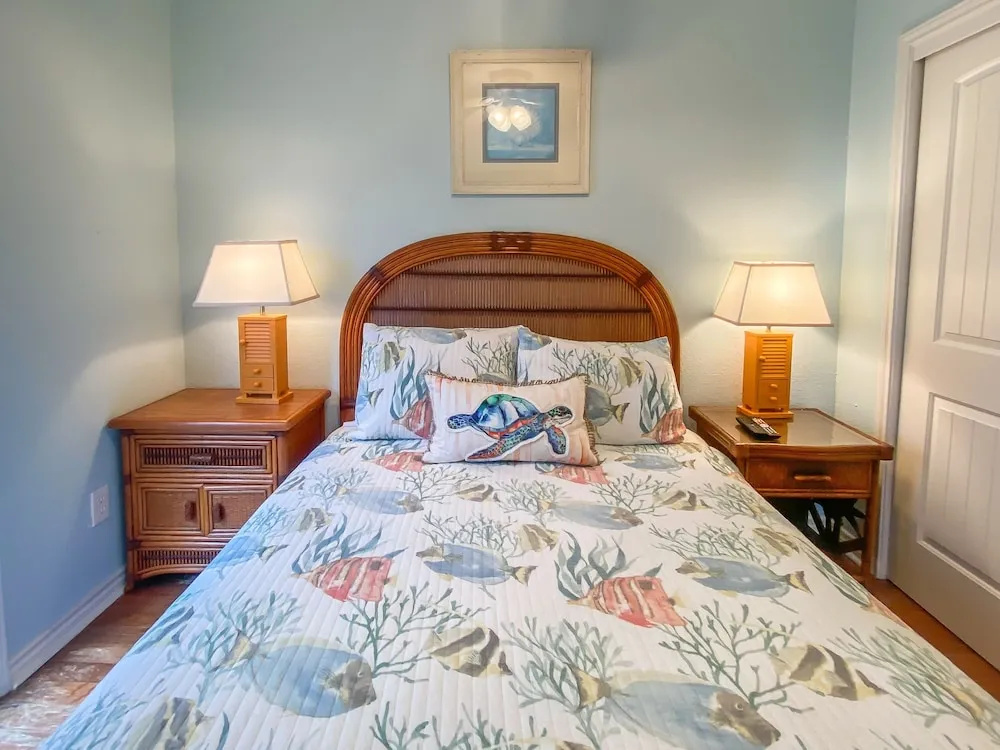 Fancy Flamingo 4 Bedroom Townhouse