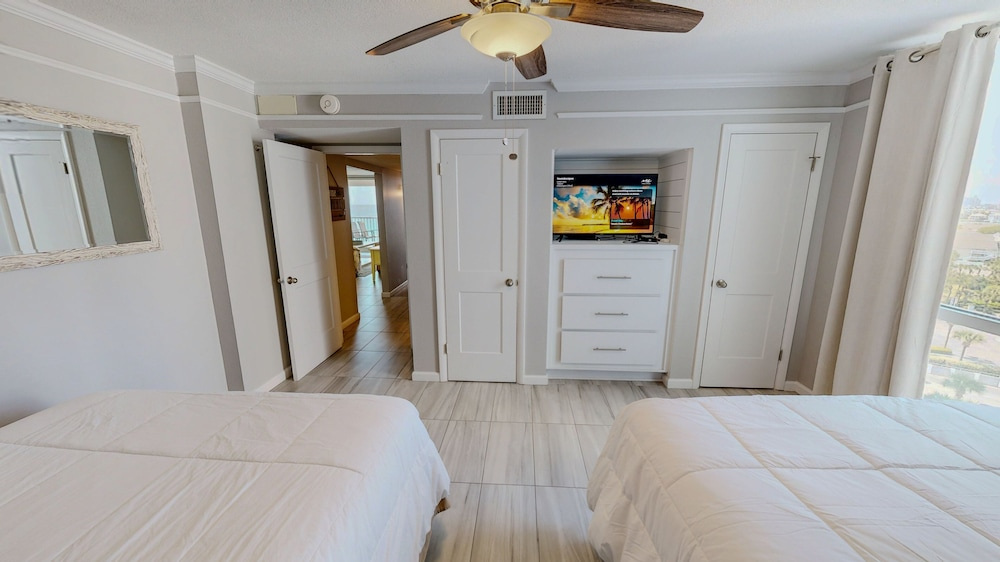 Shoreline Towers 1105 2 Bedroom Condo