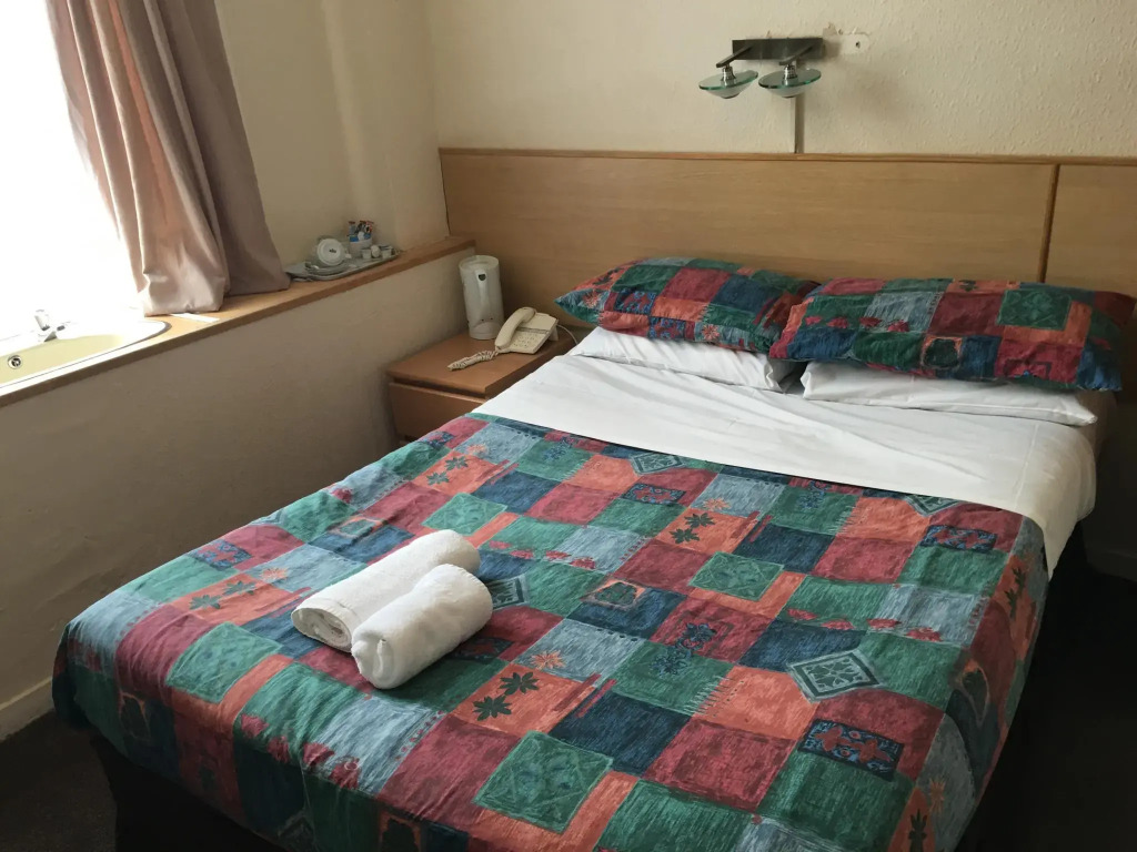 Smiths Hotel