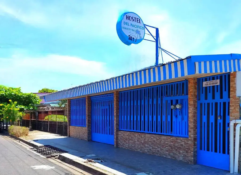 Hostel del Pacífico Habitaciónes con baño privado y aire acondicionado