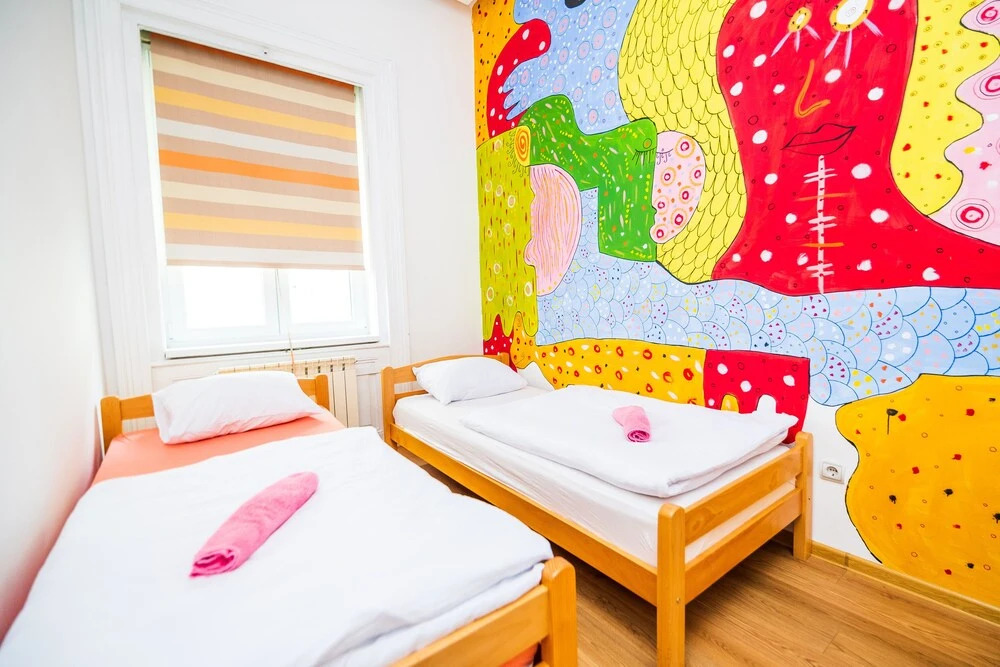 Colorful and Artistic Room for 2- Main Street!