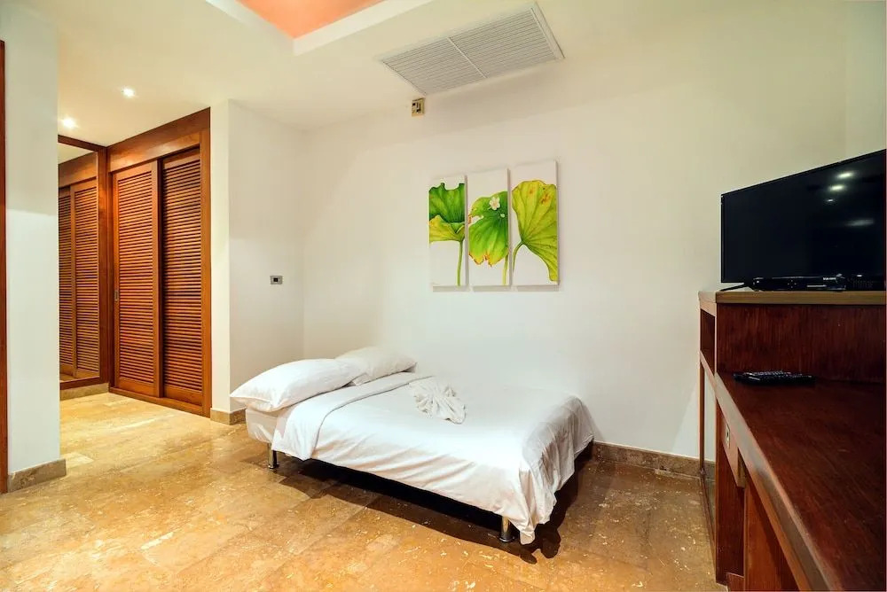 Kan Panorama Seaview Villa