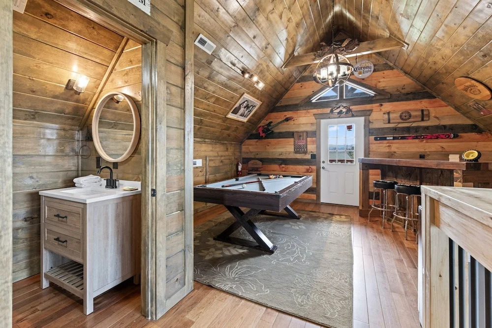 Mountain Retreat w/ Hot Tub & Games! Sleeps 10!