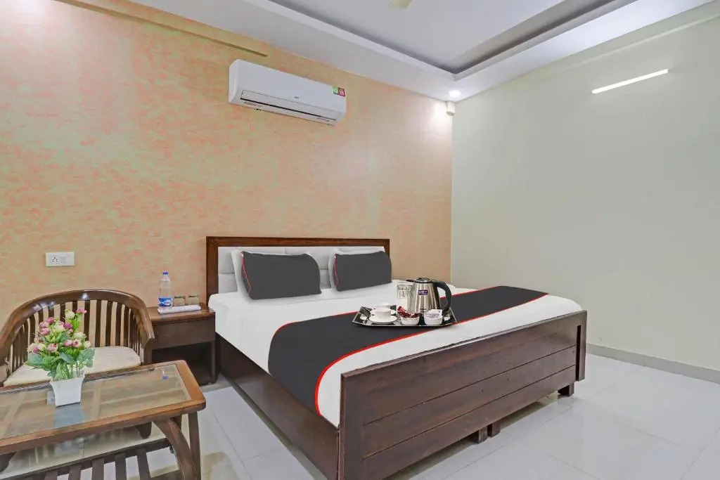 Collection O 70326 Hotel Premnagar Heights