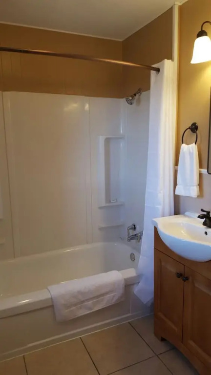 B&B Riverside Motel
