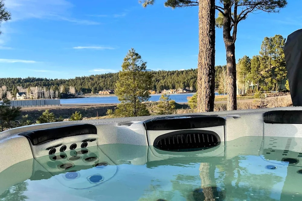 Lake Pagosa Home w/ Hot Tub & Mtn/lake Views!