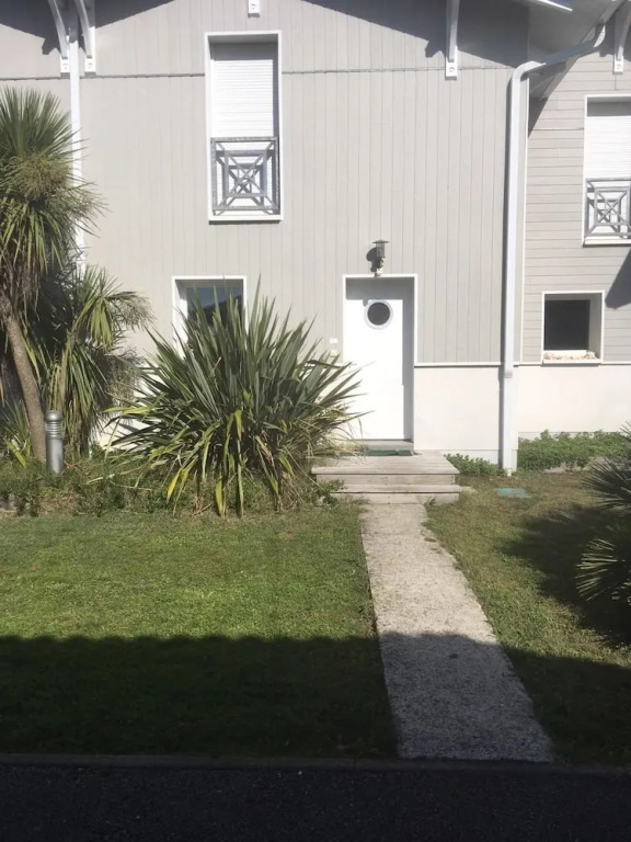 Maison vue mer au port de Meyran
