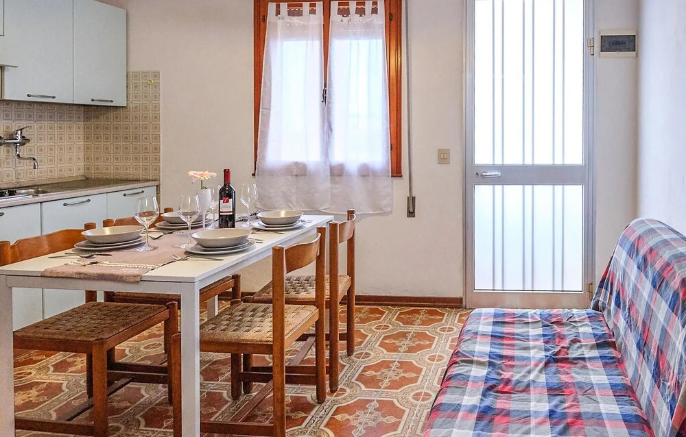 Awesome Apartment in Rosolina Mare With 1 Bedrooms