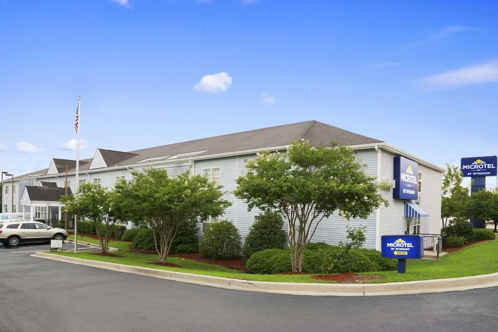 Microtel Inn & Suites by Wyndham Columbia Fort Jackson N