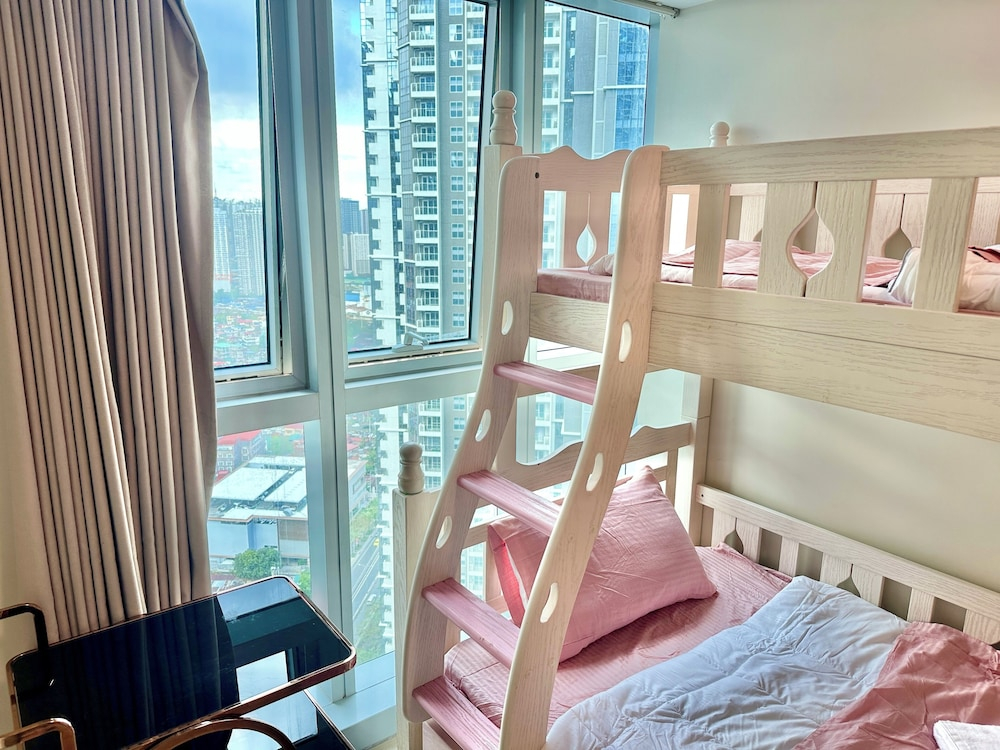 RareCut 177sqm 4BR Uptown Parksuites BGC