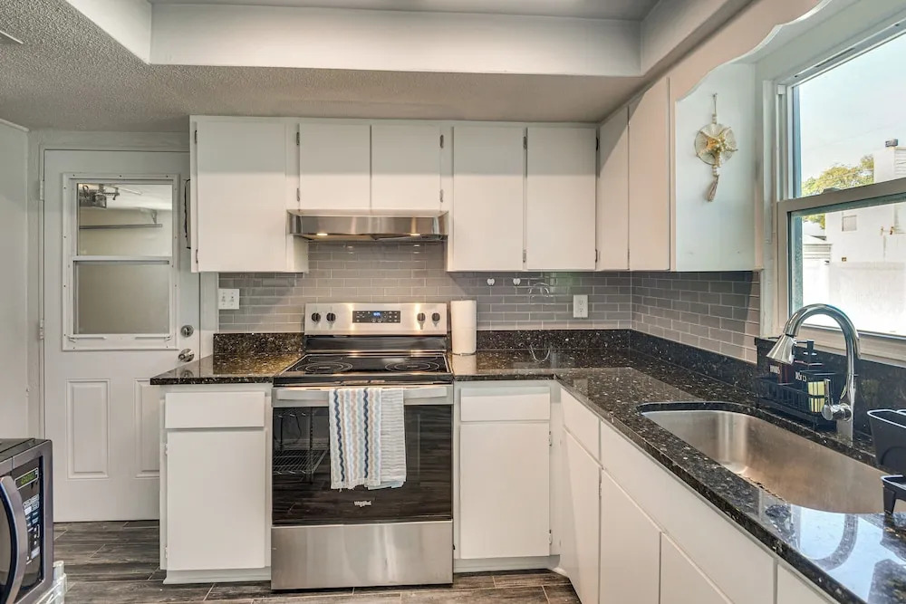 5 Mi to Ocean! Family-friendly Daytona Beach Home