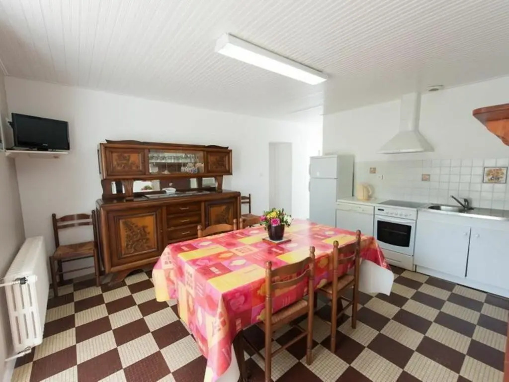 Gite Saint-Urbain, 3 pièces, 4 personnes - FR-1-426-303