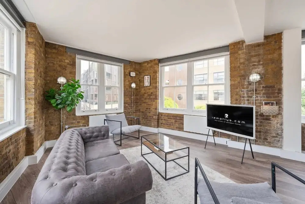 Spacious Bright Oasis in Old Street