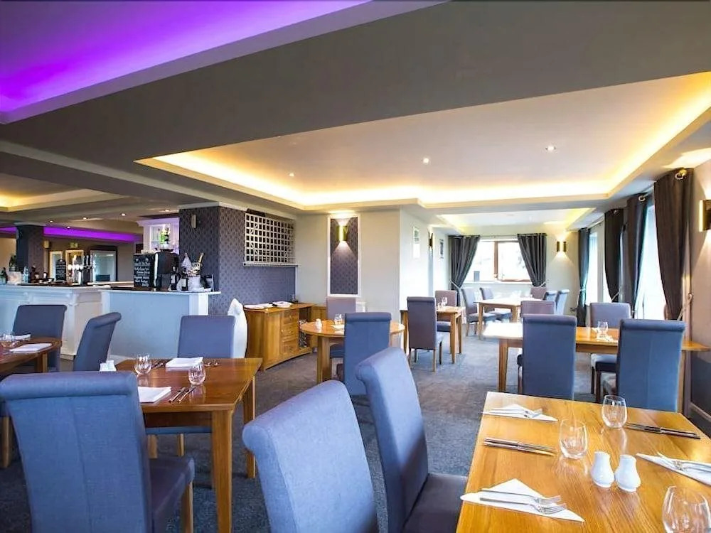 Oak Royal Hotel