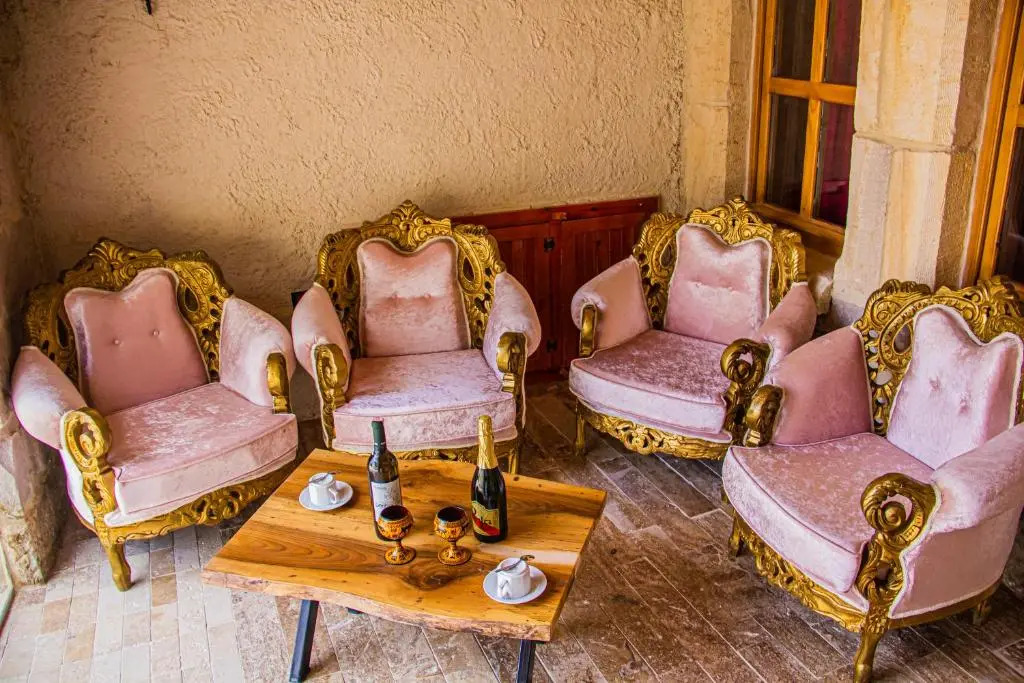 Sur Cave Hotel