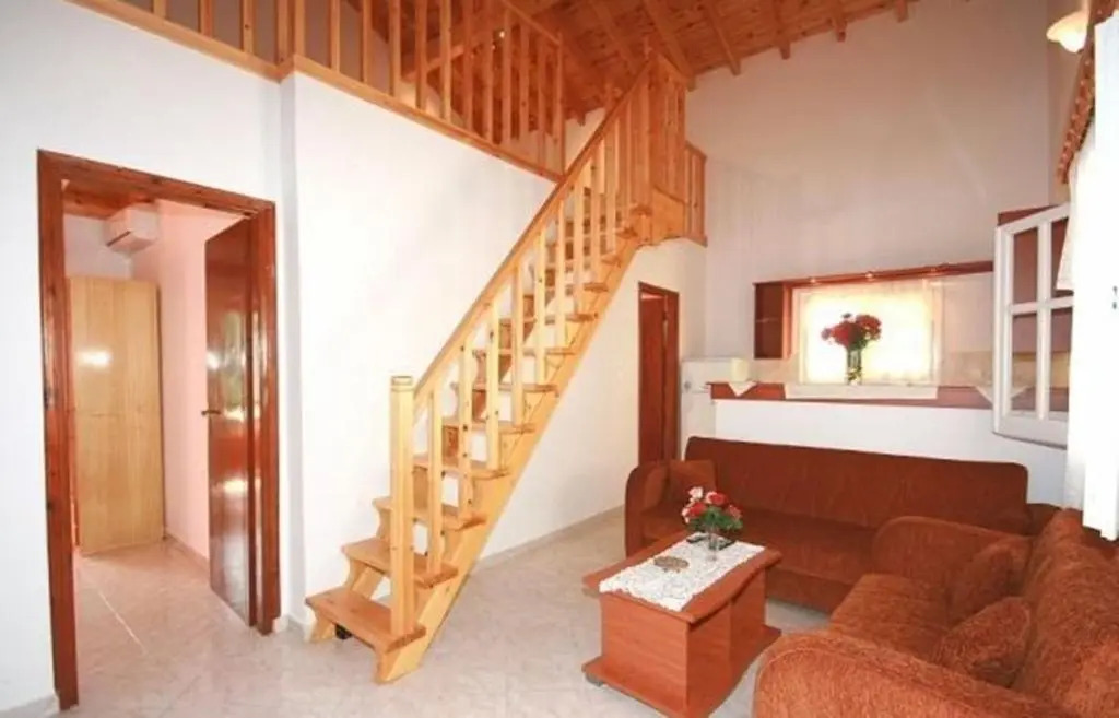 Paleopalace
