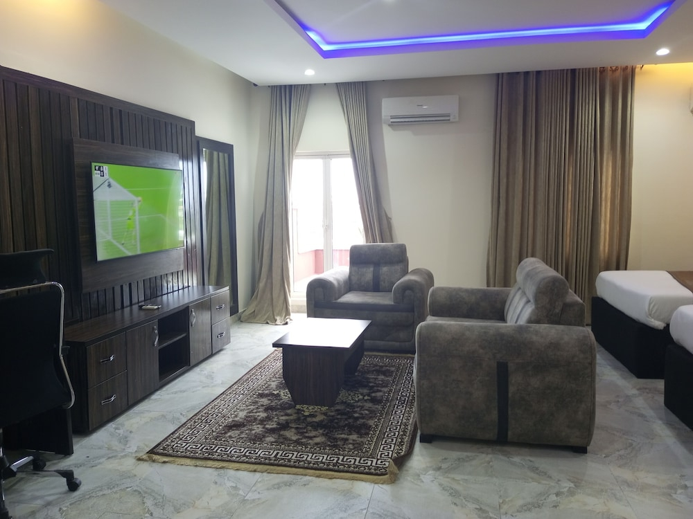 Vinpy Hotels