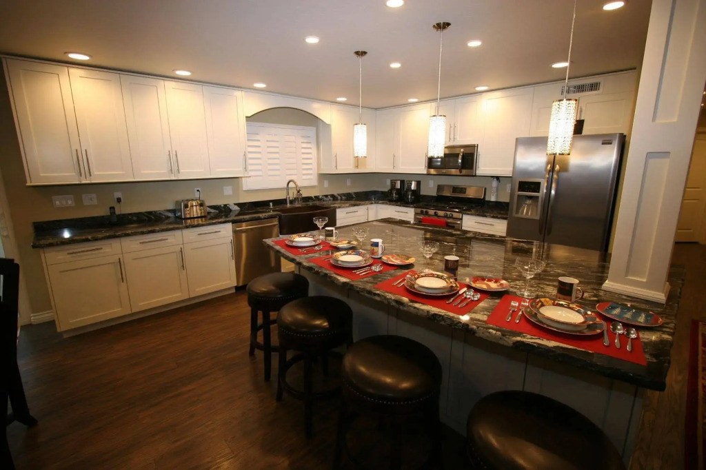 Estate Vacation Homes