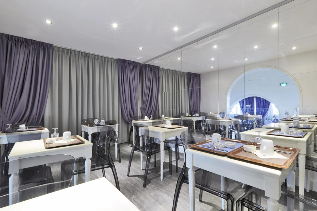 Kyriad Saumur Hyper Centre Hôtel, Appartements, Séminaires et SPA soins Sothys Paris