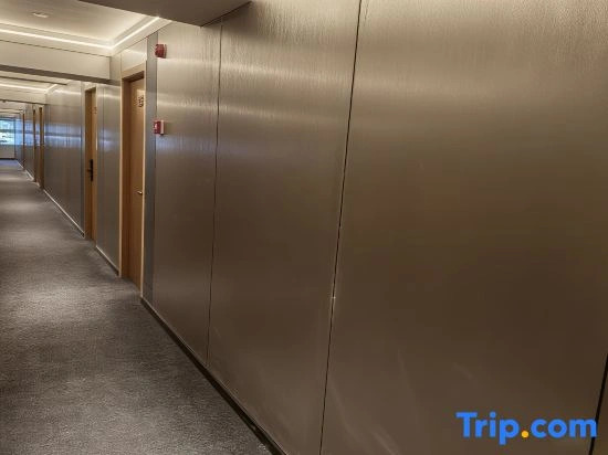 Yexinglan Art Hotel (Taidong Pedestrian Street Wanda Plaza)