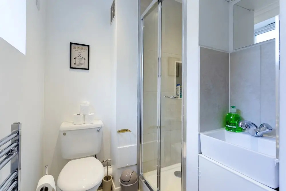 Stylish 4 Bedroom Property in East London