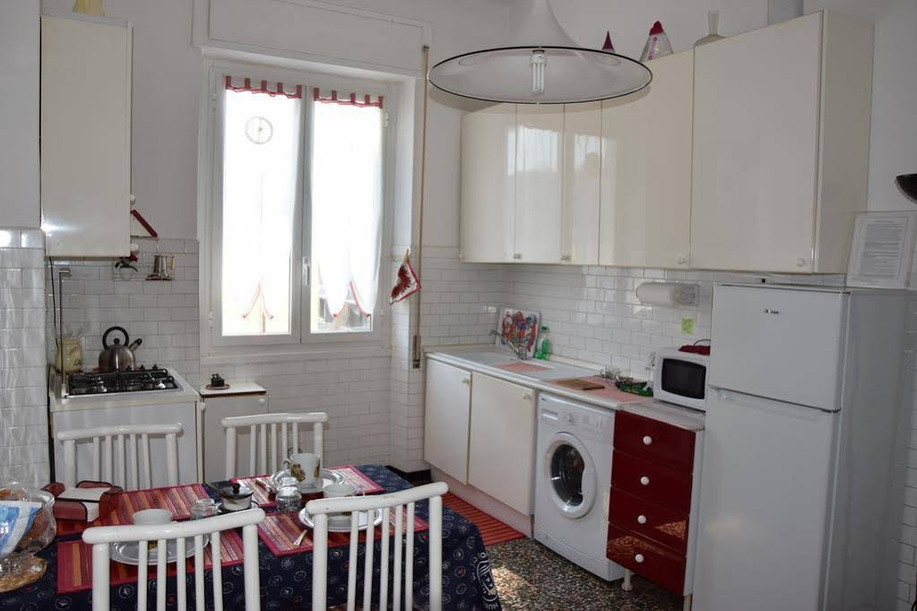 Alexandra Apartment Near Metro