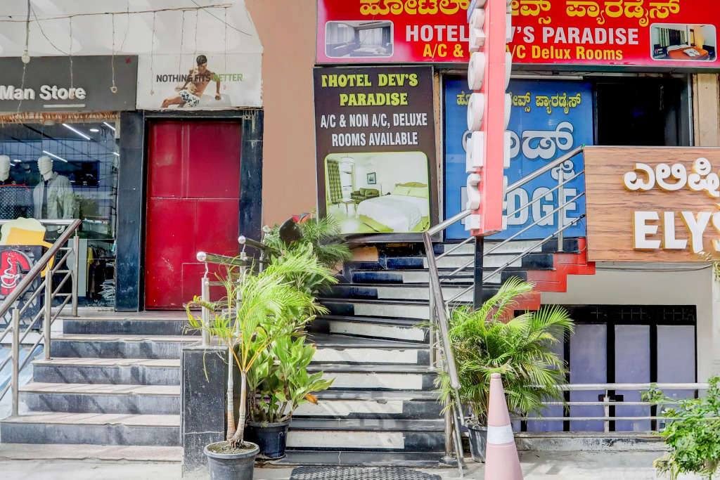 Hotel O Devs Paradise