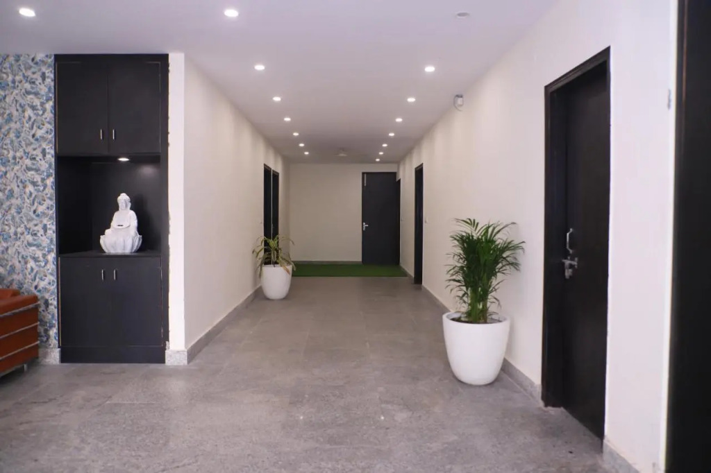 Lyf Corporate Suites - Noida Sector 19