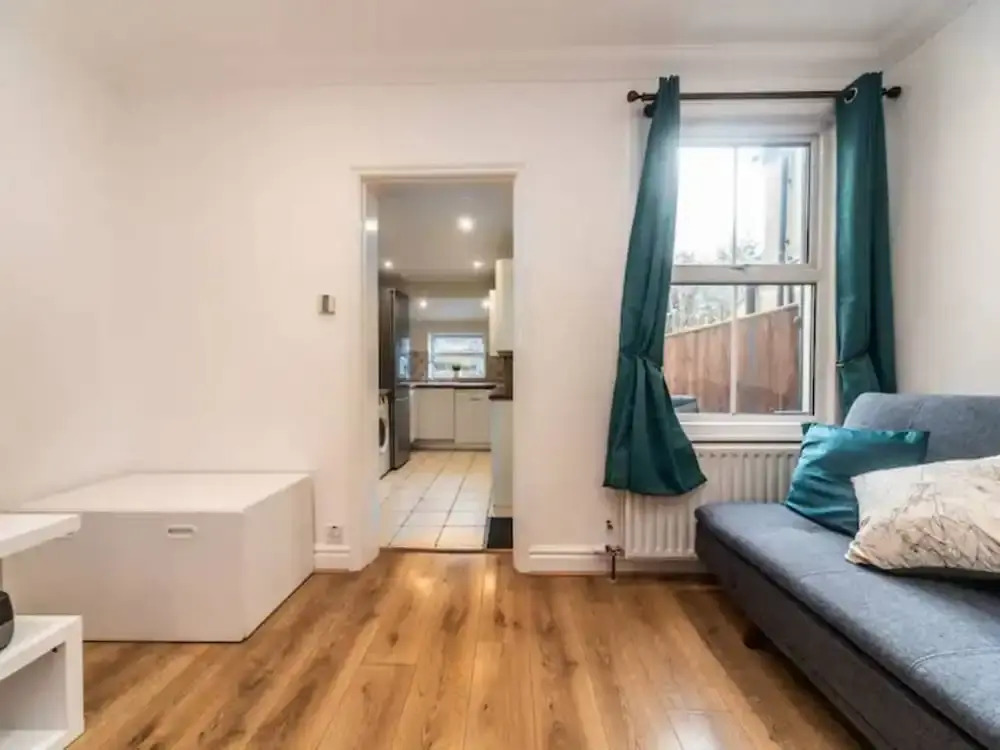 Charming Period Home Near Surbiton With Garden