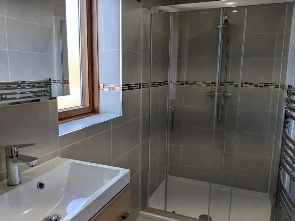 Spacious, Refurbished 4-bed Cottage nr Aboyne