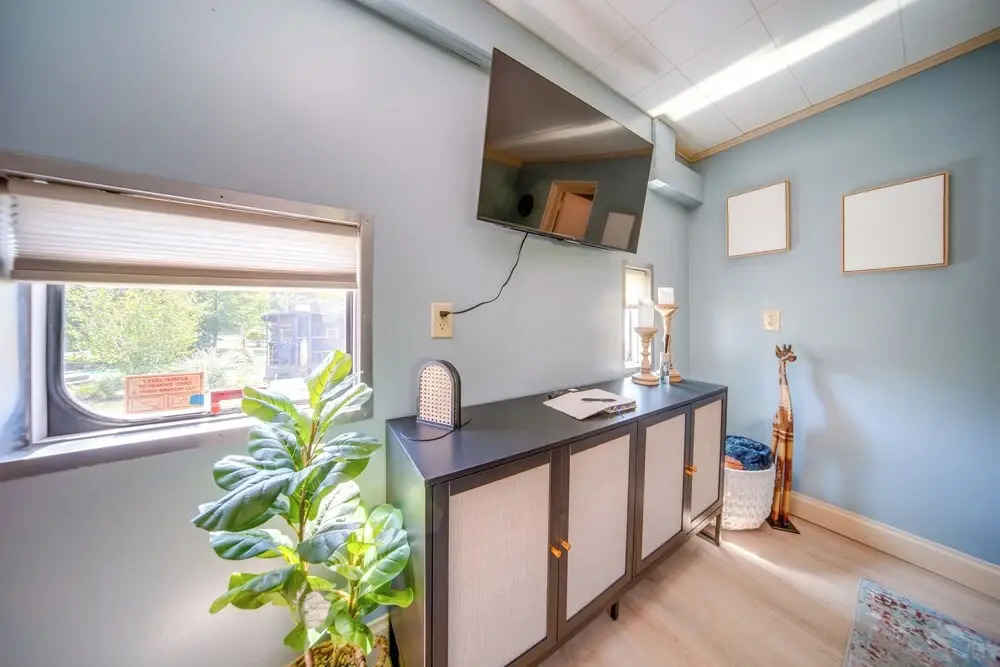 The Artiste,' Converted Railcar in Dubois!