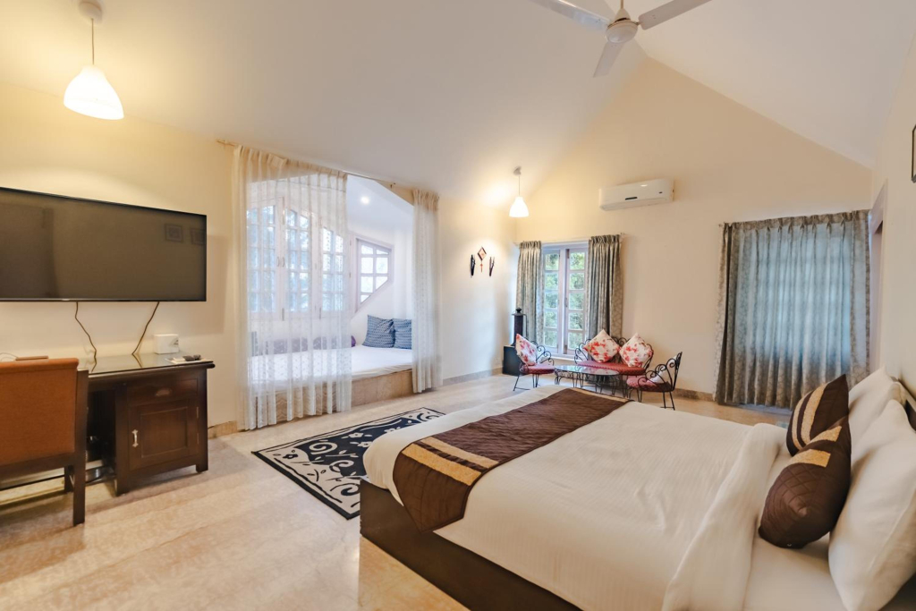 Hotel Saffron Leaf