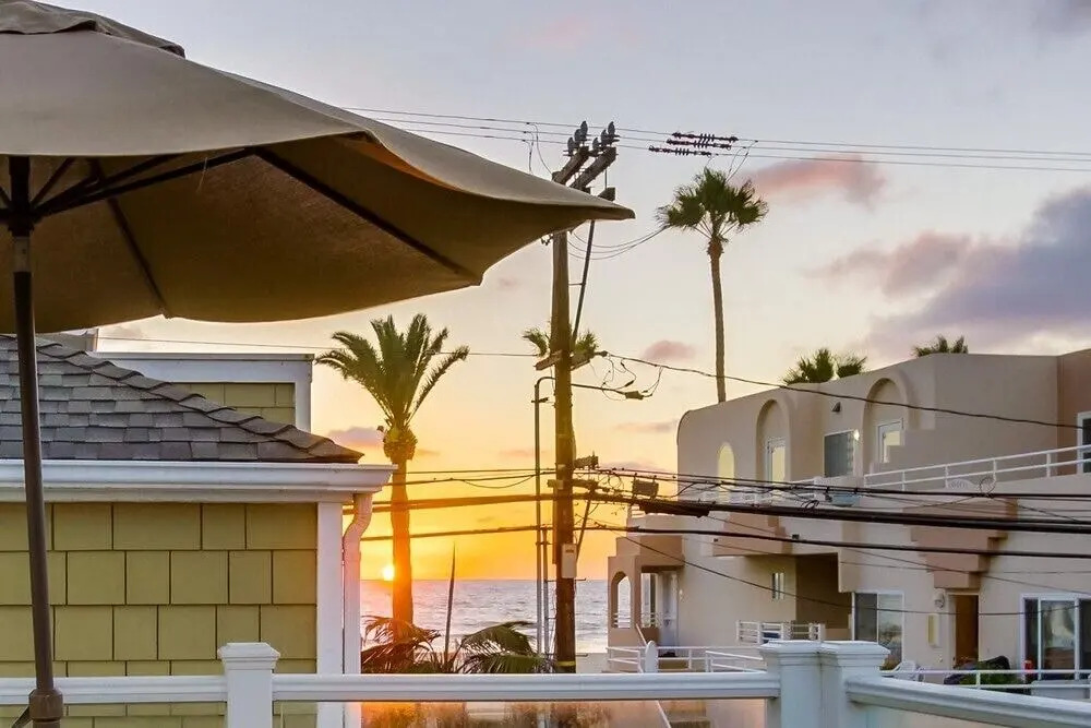 Roxy Beach House 4 4 Bedrooms 3 Bathrooms Villa