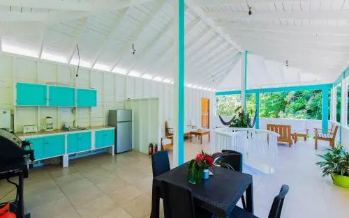 Blue Waters Hotel and Apartments
