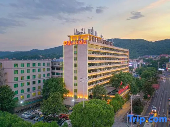 Dolton Lushan Hotel