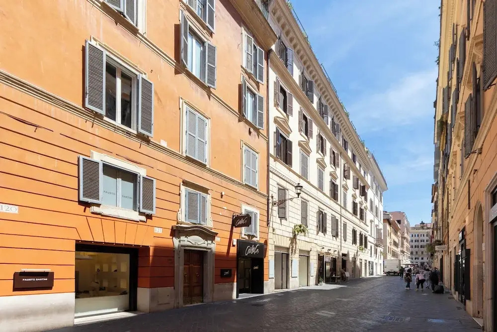 Rental in Rome Frattina Atmosphere Apartment