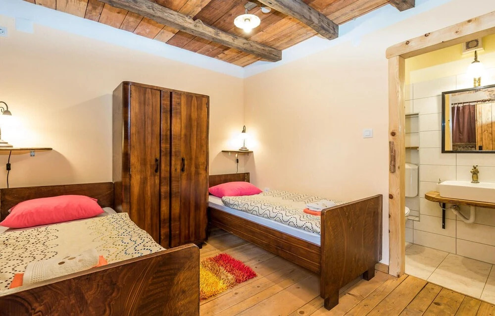 Nice Home in Veprinac with Outdoor Swimming Pool, Hot Tub & 5 Bedrooms