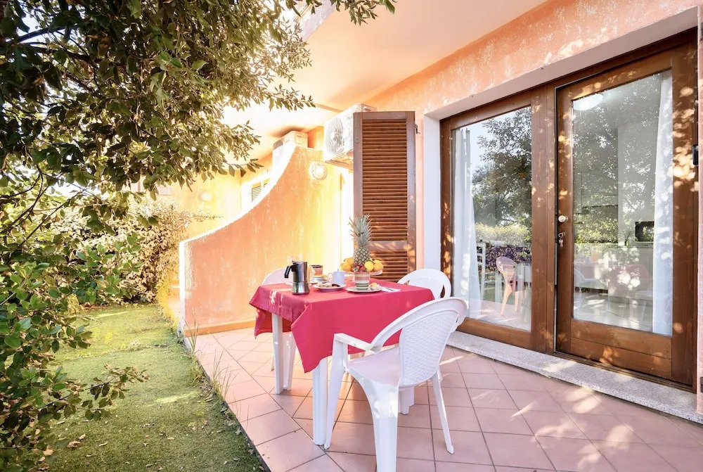 Residence with swimming- pool in Badesi