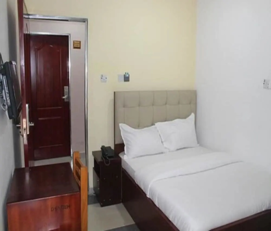 Отель Dayspring Hotel 1
