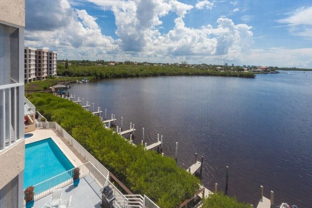 Hickory Bay West 407 - MO