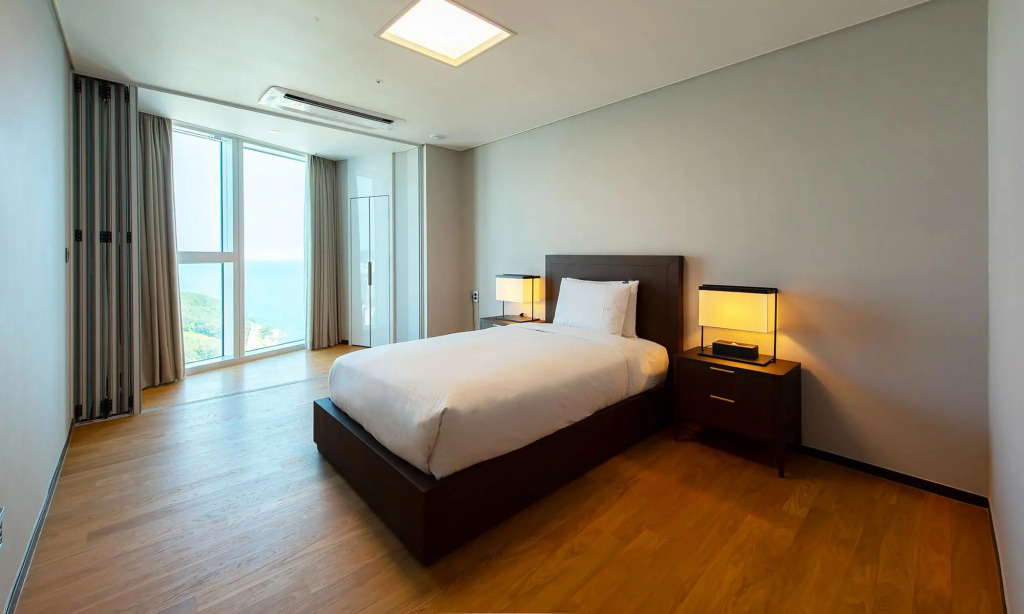 SPECIAL AROUND SUITE (78E/80D Type)
