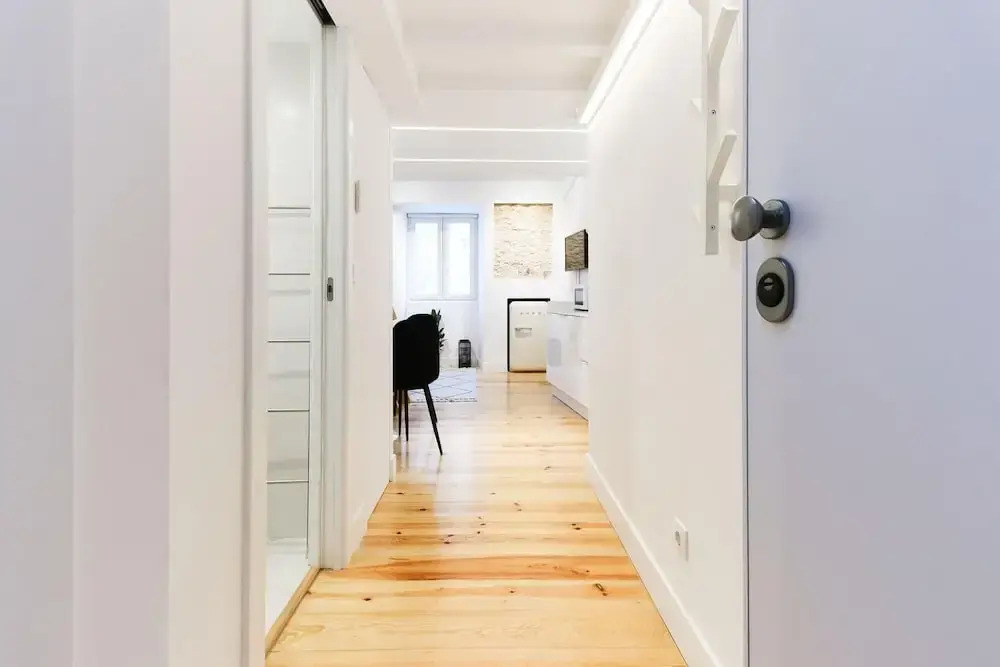 Charming Santos by Homing