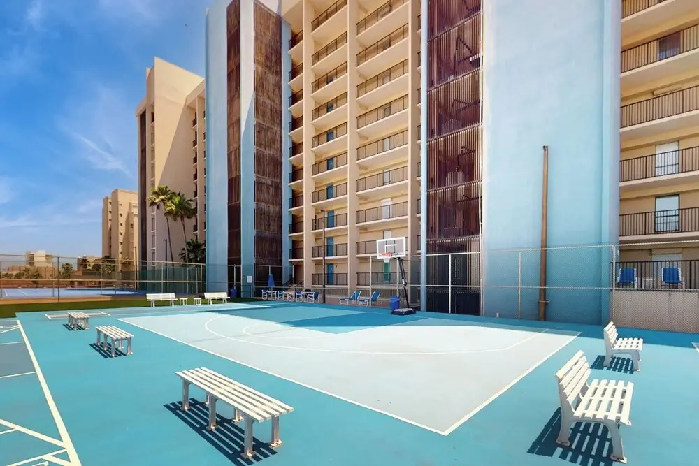 3BR Gulf View Pentouse w/ Pool - Steps to Shore