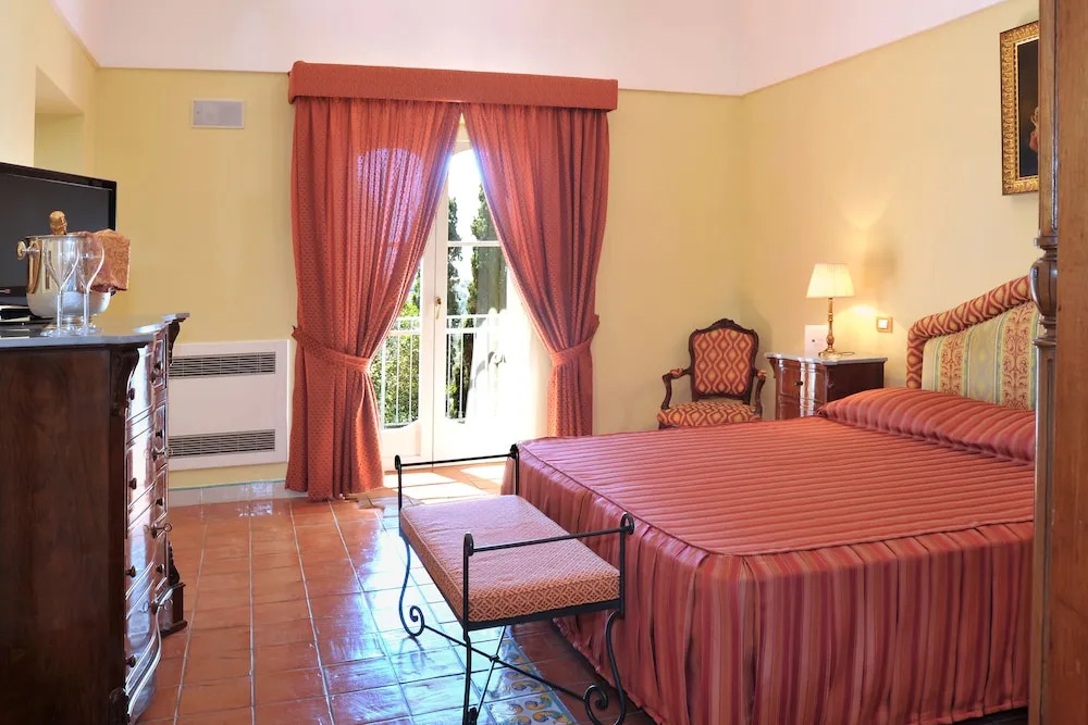 My Exclusive Italy - Elegant Sorrento Coast Villa with Pool and Tennis Court